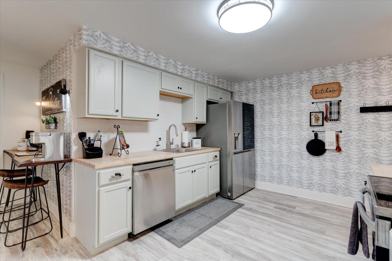 סביירוויל The Pet Friendly Cub Cabin מראה חיצוני תמונה