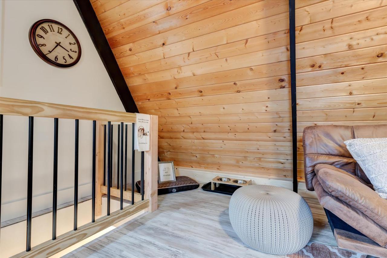 סביירוויל The Pet Friendly Cub Cabin מראה חיצוני תמונה