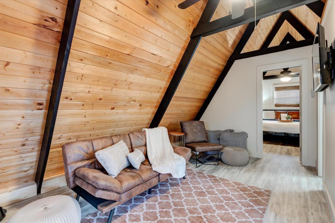 סביירוויל The Pet Friendly Cub Cabin מראה חיצוני תמונה